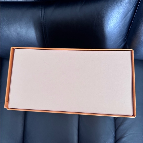 Louis Vuitton Signature Orange Box - Picture 5 of 14